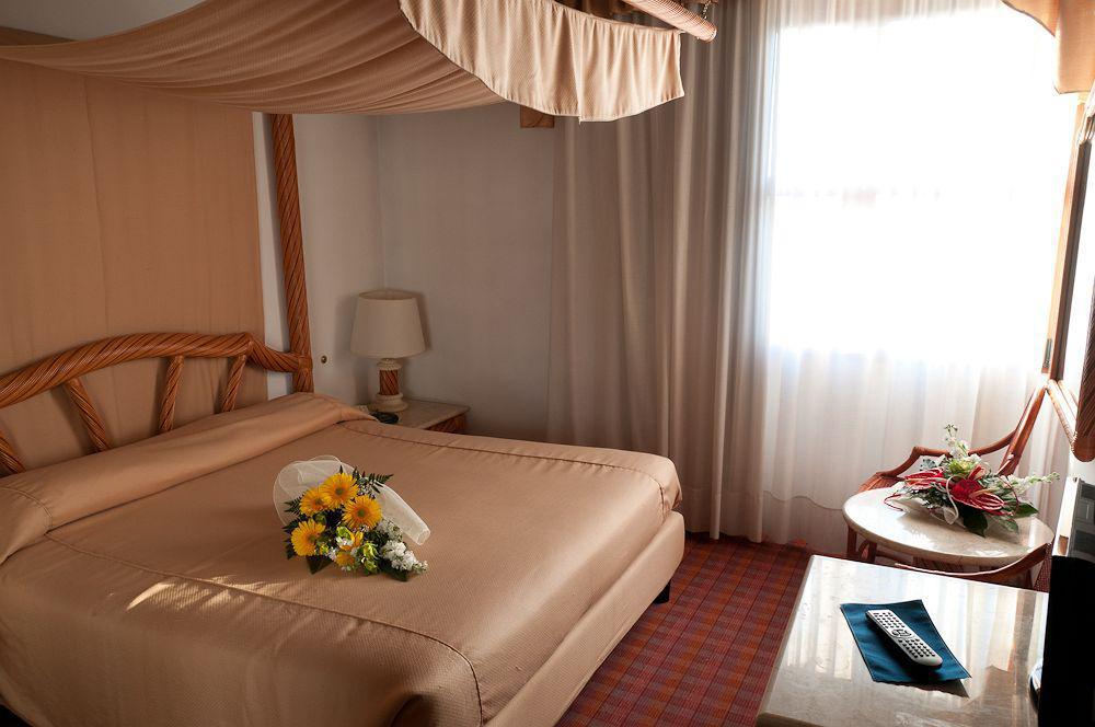 Hotel Villa Isabela Сант'Анджело Экстерьер фото